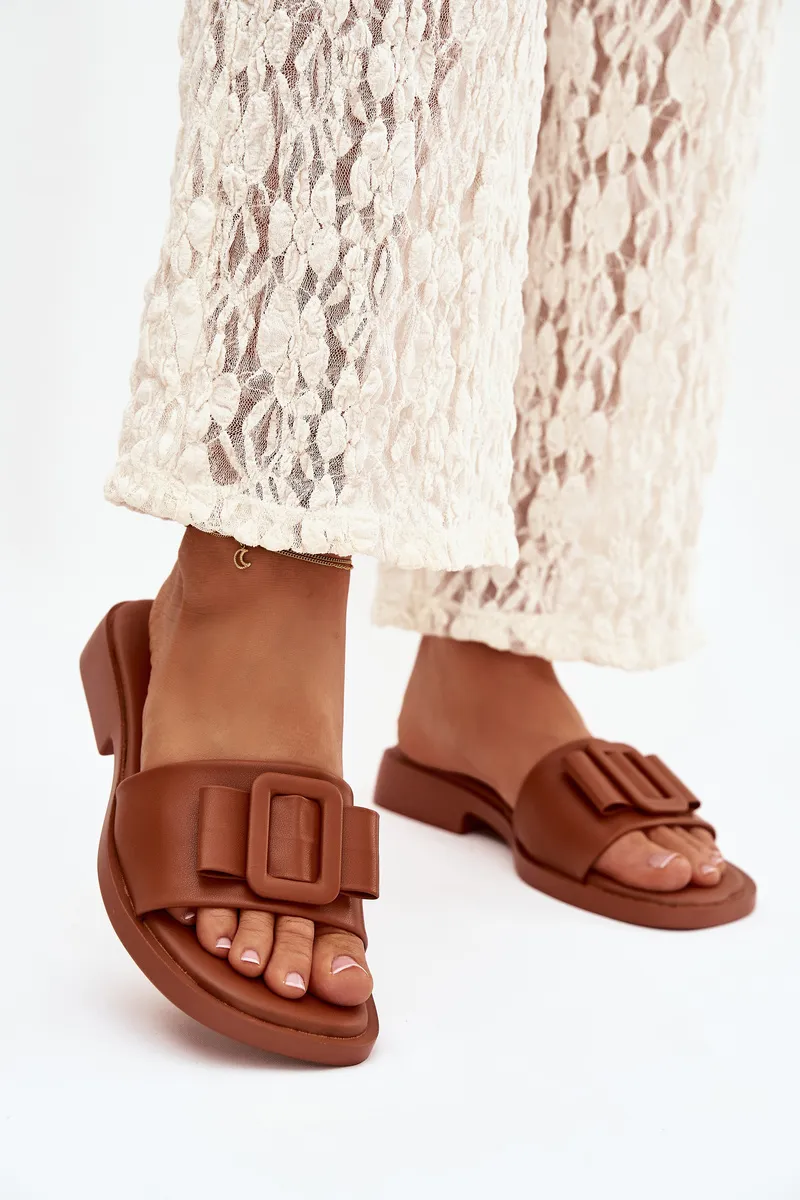 Ženske ravne papuče s kopčom Camel Melivra